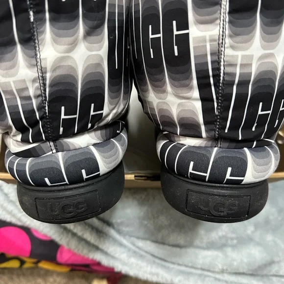 CLOSET CLOSING UGG Puffer Booties - Picture 7 of 10